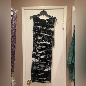 Elegant Black and White Sleeveless Dress